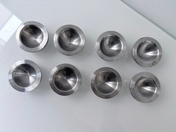 Set of 8 Stainless Steel Egg Cups – Minimalist Design – Table accessories, rvs (photo 7 of 10)