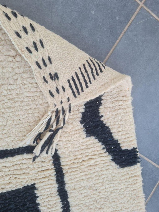 Tapis Beni Ouarain en laine authentique 250cmx150cm