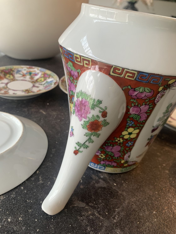 Image 1 of Teapot with 6 plates