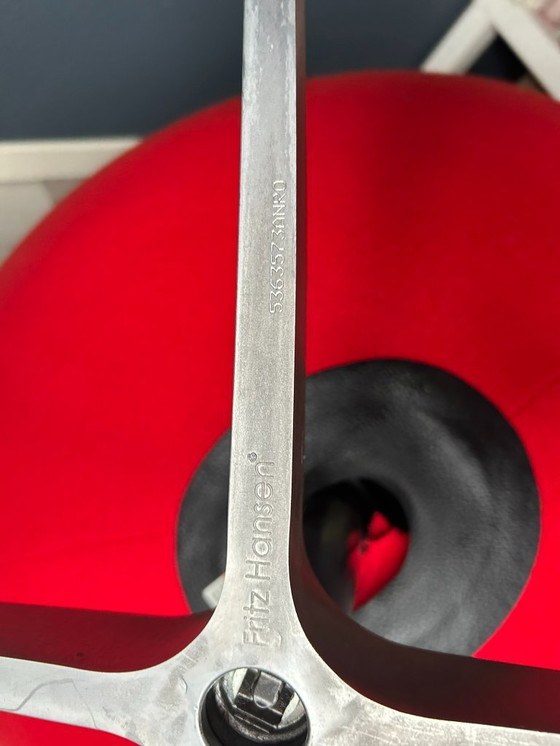 Image 1 of Fritz Hansen Egg Chair Rood