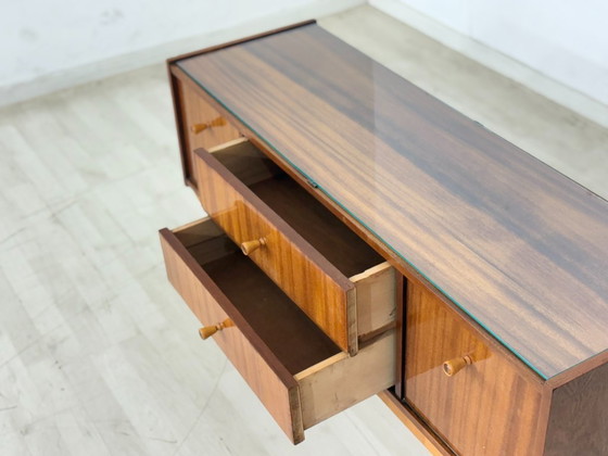 Image 1 of Cassettiera vintage / Credenza di metà secolo / Mobile basso anni '60