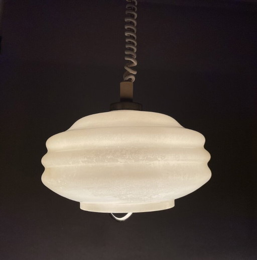 Weiße Glas-Pendelleuchte mit Ausziehmechanismus im Stil der 1970er Jahre für das Esszimmer – hanglampen (photo 2 of 10)