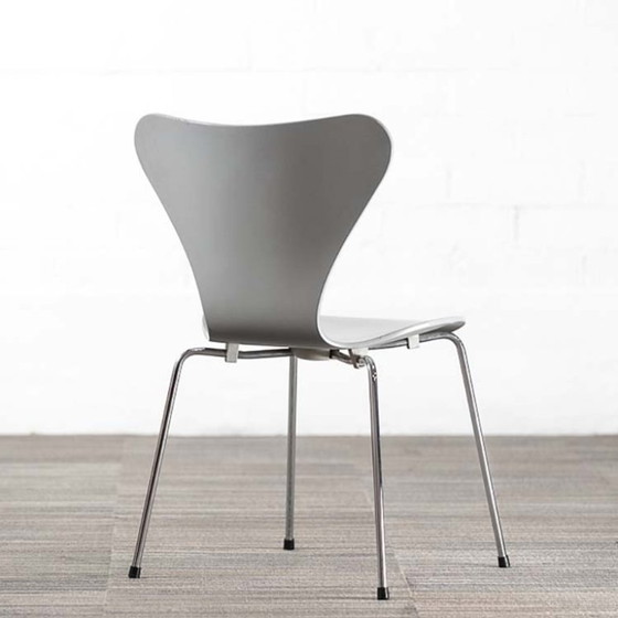 Image 1 of Fritz Hansen Serie 7 Schmetterlings-Empfangsstuhl