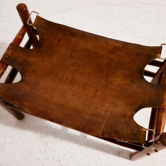 Image 1 of Poltrona e pouf in pelle di vitello ungherese, set da 2