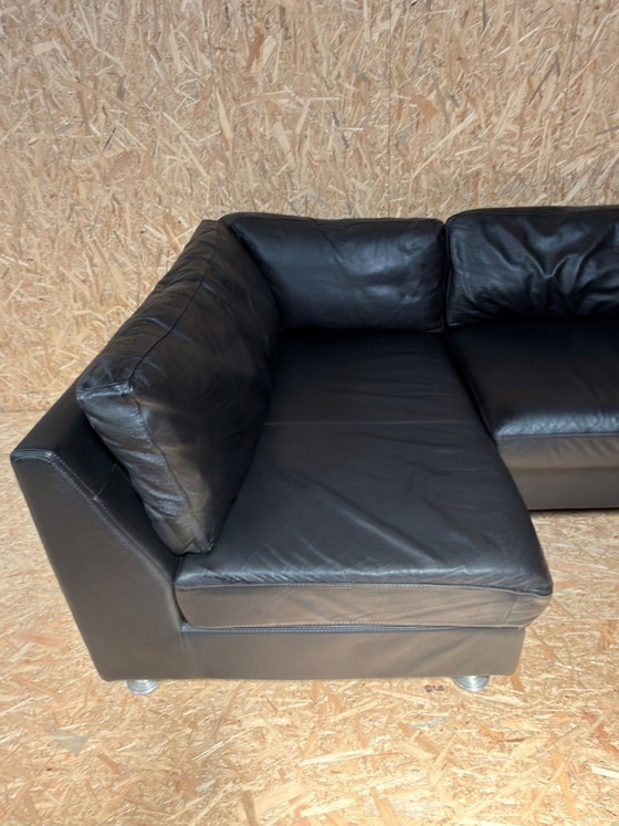 Image 1 of Canapé d'angle spacieux en cuir noir