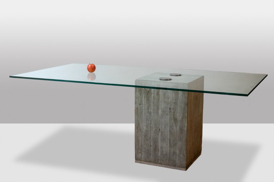 Image 1 of Saporiti. Brutalistischer und minimalistischer Schreibtisch aus Glas und Beton. 1970er Jahre.