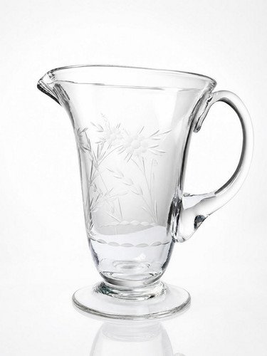 Antiker radgravierter Kristallkrug mit floralem Dekor, Böhmen, frühes 20. Jh.