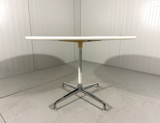 Image 1 of Tavolo da pranzo rotondo Charles & Ray Eames Herman Miller anni '60