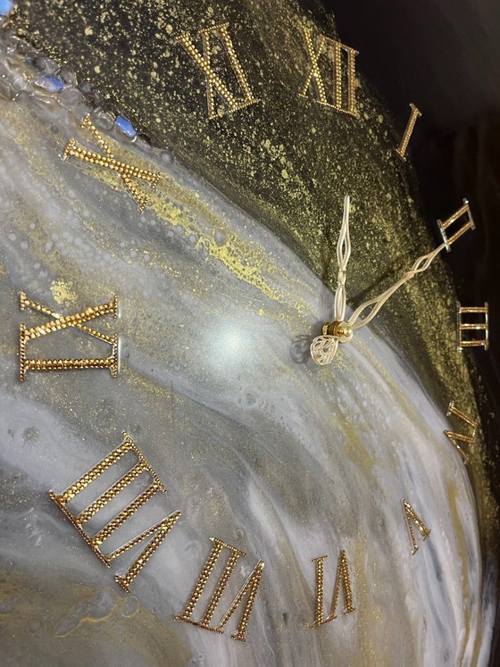 Image 1 of Horloge murale exclusive en résine époxy