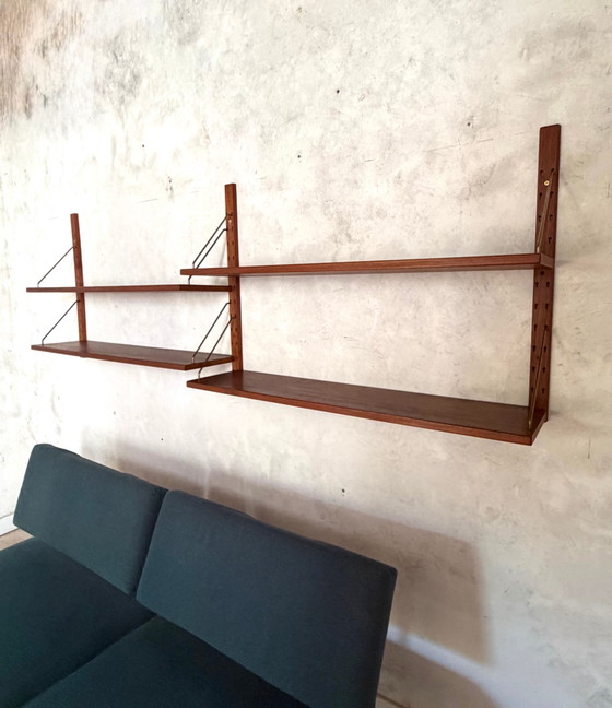 Libreria a muro scandinava vintage in teak di Sven Ellekaer – Scaffali a muro, Brass, Scandinavian (photo 9 of 9)