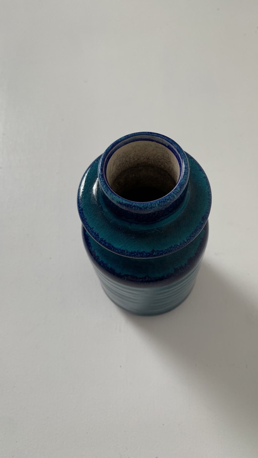 Vase pointu émaillé bleu turquoise de Jaap Ravelli.