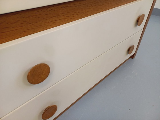 Image 1 of Secrétaire meuble de rangement vintage en bois de chêne et mélaminé blanc écru des années 70