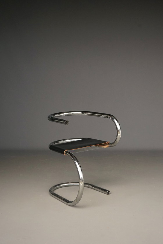 Image 1 of Rare chaise d'appoint tubulaire Wim van den Bergh. Années 1980.