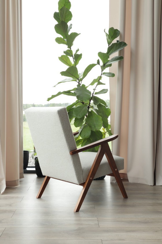 Image 1 of Poltrona di metà secolo Ecru Boucle Design scandinavo Sedia da salotto in legno