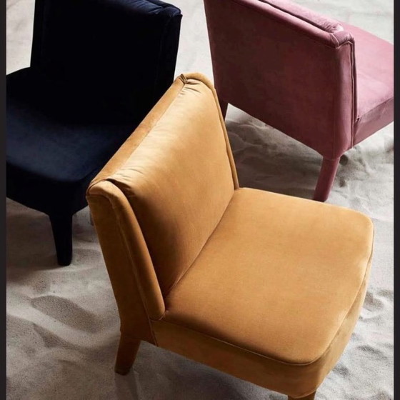 Image 1 of Scandi design armchair in pink or black velvet