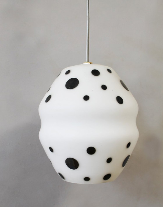 Lampada a sospensione doppia ceca anni '60 – Vetro opalino maculato – Lampade a sospensione, Glass (photo 5 of 9)