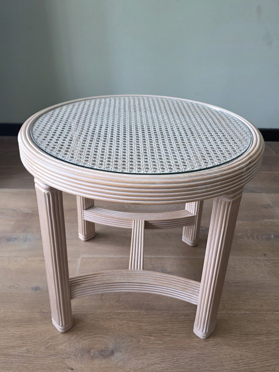 Image 1 of Tavolino vintage in stile Hollywood Regency | Struttura in legno | Cinghie e vetro | Anni '70/'80
