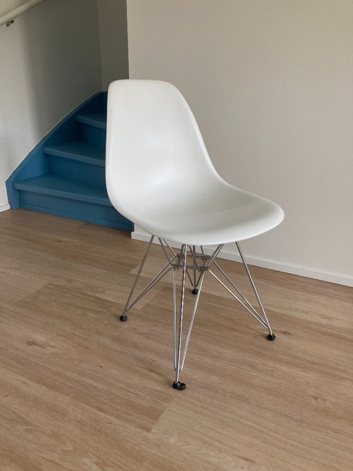 set van 4 x DSR Vitra stoelen