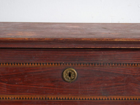 Central European Biedermeier chest of drawers in pine with four drawers – Central Europe, circa 1850 – Wood (photo 38 of 40)