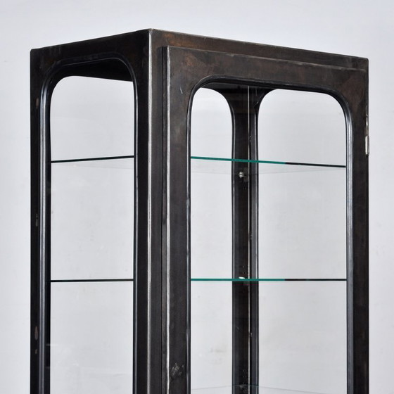 Image 1 of Armoire médicale vintage, années 1970