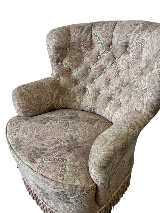 Image 1 of Fauteuil vintage rose clair à motifs floraux / une place avec franges