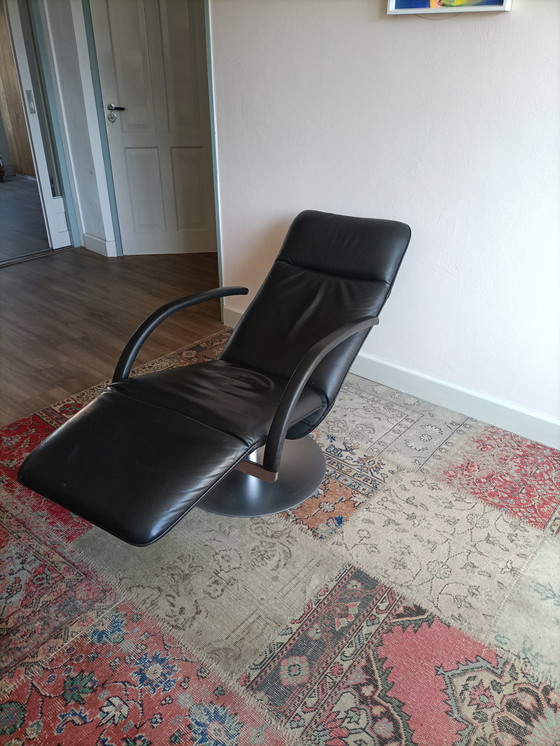 Image 1 of collection de chaises pivotantes en cuir