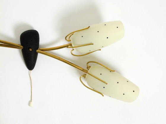 Image 1 of Wunderschöne, extrem seltene Messingwandlampe aus der Mitte des 20. Jahrhunderts mit bemalten Glasschirmen