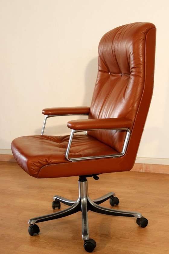 Image 1 of Tecno P126 Chefsessel, entworfen von Osvaldo Borsani für Tecno im Jahr 1966