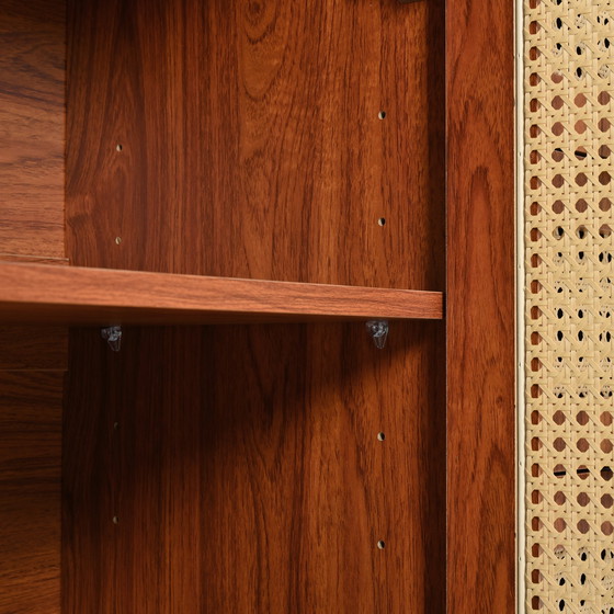 Image 1 of Urban Meuble vintage dressoir van rotan in walnoot houtlook met 2 deuren en 3 lades met zwarte handgrepen 120*38*78cm CRI