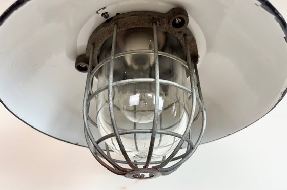 Image 1 of Industriële kooilamp van zwart emaille en gietijzer, jaren 60