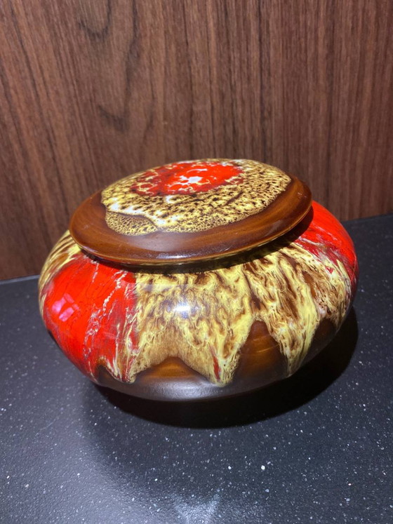 Keramiktopf mit Deckel – Rot- und Ockerfarbene Tropfglasur – Vallauris – Geschirr, Ceramic, Modern (photo 3 of 5)