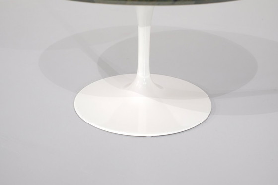 Image 1 of Table basse " Tulip " en marbre par Eero Saarinen pour Knoll, USA.