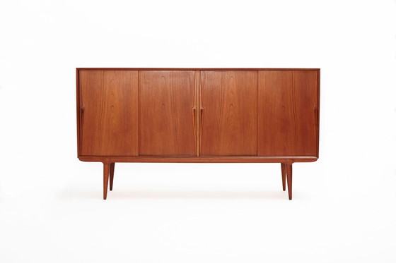 Image 1 of Modèle 19 Highboard Conçu par Gunni Omann pour Omann Jun Møbelfabrik, Danemark Années 1960