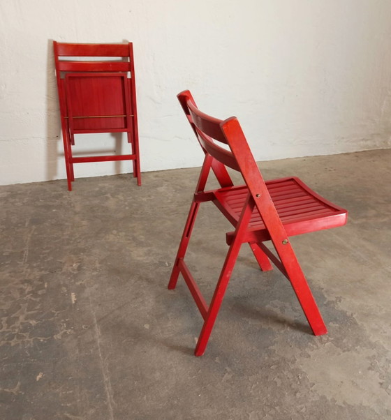Image 1 of 2 x vintage rode houten klapstoelen