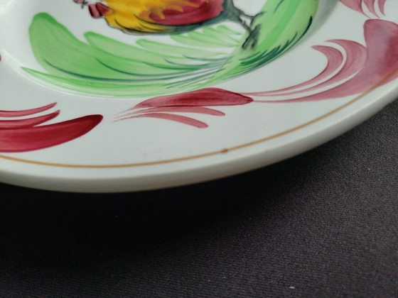 Piatto antico con gallo. Saint Amand. Dipinto a mano. – Stoviglie, Ceramica (photo 3 of 5)