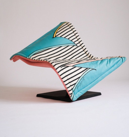 Sedia Flying Carpet di Simon Desanta