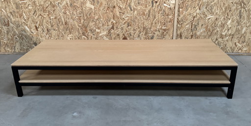 Table basse en chêne clair avec structure en métal noir (version lourde)