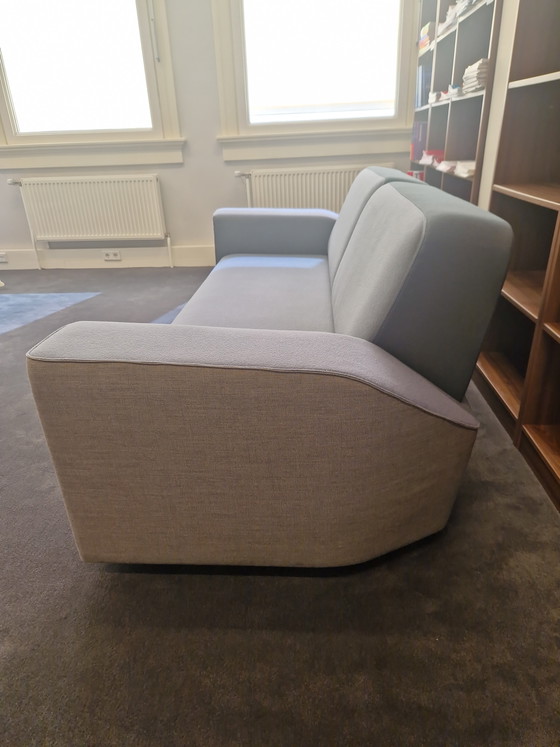 Image 1 of Sofá Montis de tela azul grisáceo