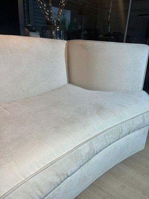 Image 1 of Eichholtz Sofa Giulietta Ecru Velvet