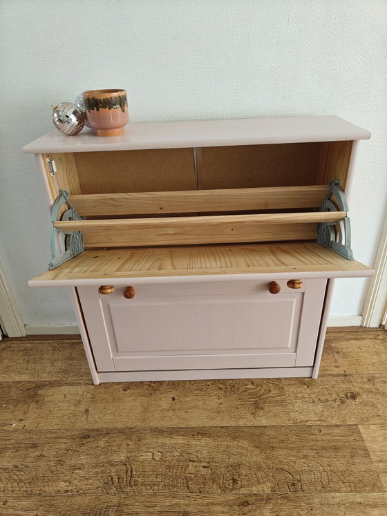 Vintage roze schoenenkast met 2 kleppen – Sfeervol en uniek – Kledingkasten, Wood (photo 7 of 7)
