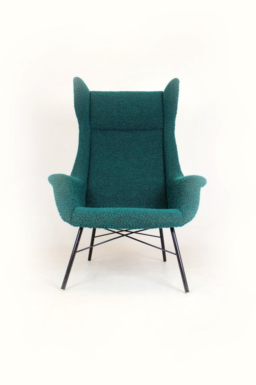 Wingback Lounge Chair van Miroslav Navrátil, Tsjecho-Slowakije, jaren 60