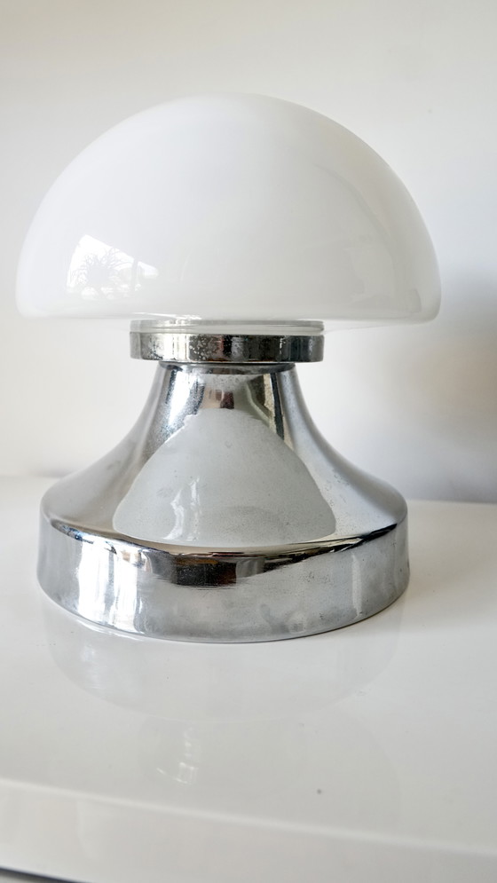 Image 1 of Lampe à poser champignon en chrome et verre opalin Space Age - années 70