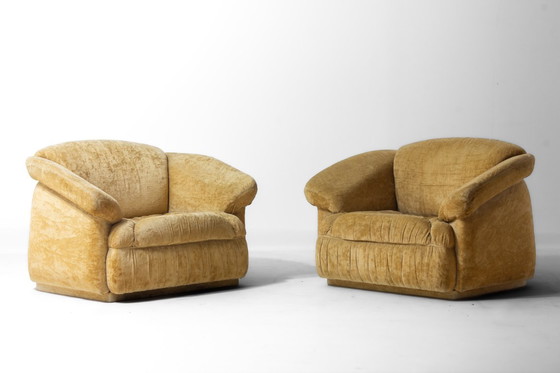 Image 1 of Een paar Italiaanse loungestoelen in beige fluweel, jaren 70.