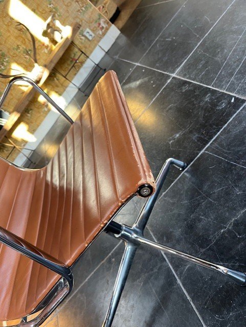 Image 1 of Vitra Eames EA 108