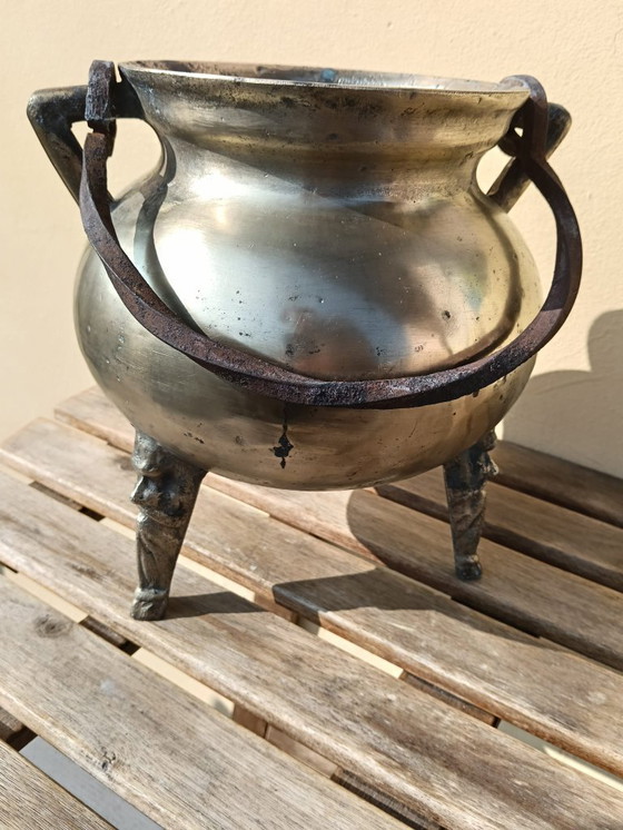 Image 1 of Tripod cauldron in brass, late 19th century Austria
