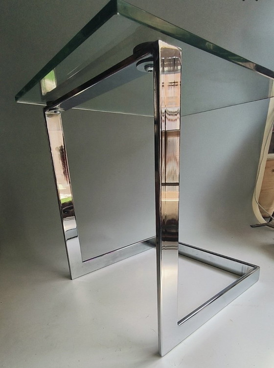 Image 1 of Mesa auxiliar de cristal cromado