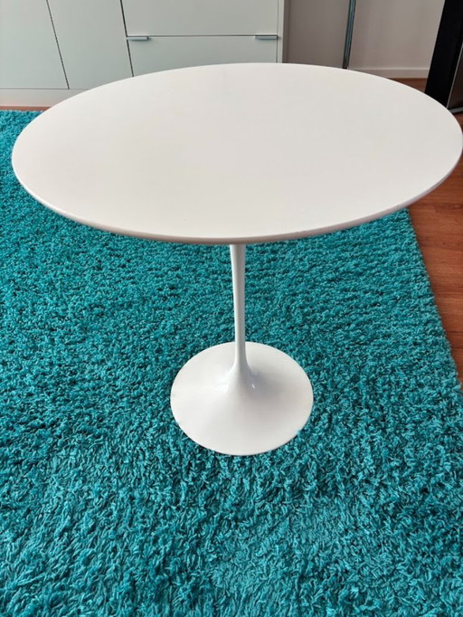 Knoll Eero Saarinen Tulip side table