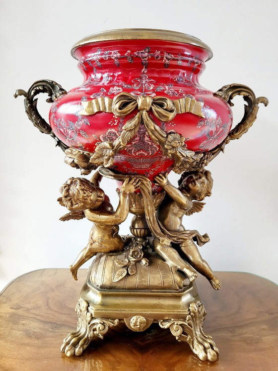 Image 1 of Imponente jardiniere in bronzo con putti in stile barocco