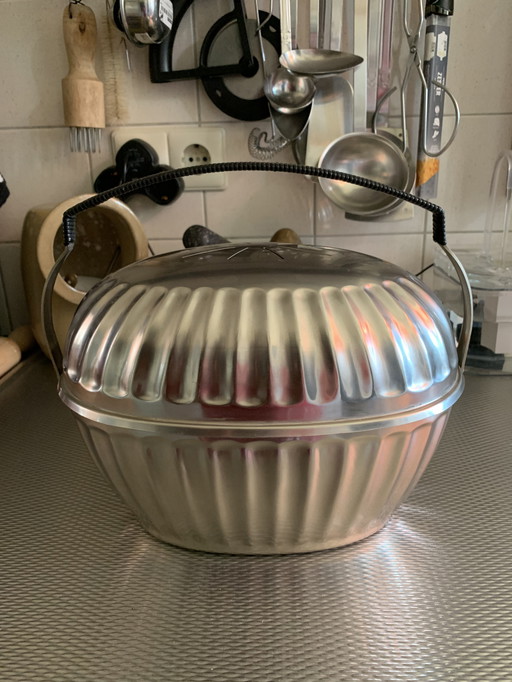 Vintage 50s metal tea hat