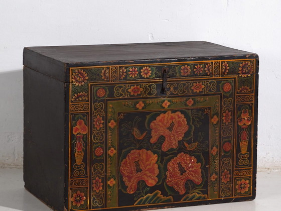 Antique Chinese painted trunk in pine wood – China, circa 1900 – Decorative Objects, Iron (photo 2 of 40)